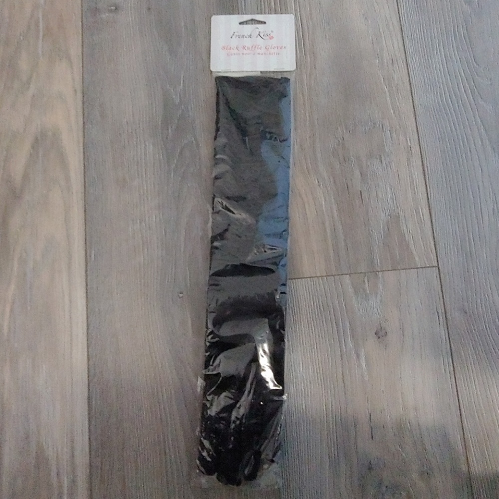 🎉 Black Ruffle Gloves